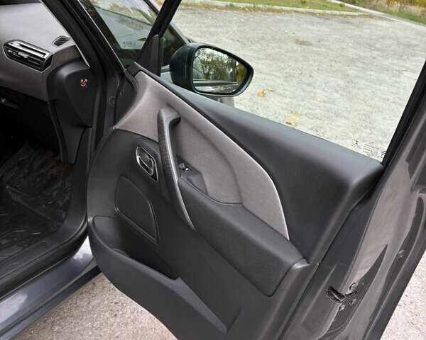 Серый Ситроен Гранд С4 Пикассо, объемом двигателя 1.6 л и пробегом 238 тыс. км за 10650 $, фото 36 на Automoto.ua