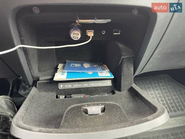 Сірий Сітроен Гранд С4 Пікассо, об'ємом двигуна 2 л та пробігом 208 тис. км за 12999 $, фото 12 на Automoto.ua