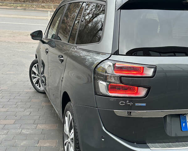 Сірий Сітроен Гранд С4 Пікассо, об'ємом двигуна 2 л та пробігом 235 тис. км за 10950 $, фото 10 на Automoto.ua