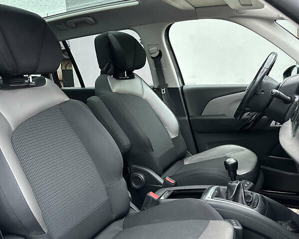 Сірий Сітроен Гранд С4 Пікассо, об'ємом двигуна 2 л та пробігом 235 тис. км за 10950 $, фото 24 на Automoto.ua