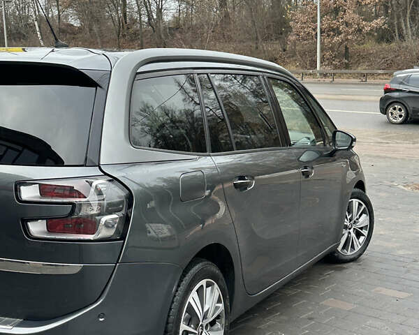 Сірий Сітроен Гранд С4 Пікассо, об'ємом двигуна 2 л та пробігом 235 тис. км за 10950 $, фото 5 на Automoto.ua