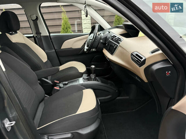 Серый Ситроен Гранд С4 Пикассо, объемом двигателя 1.6 л и пробегом 146 тыс. км за 8600 $, фото 37 на Automoto.ua