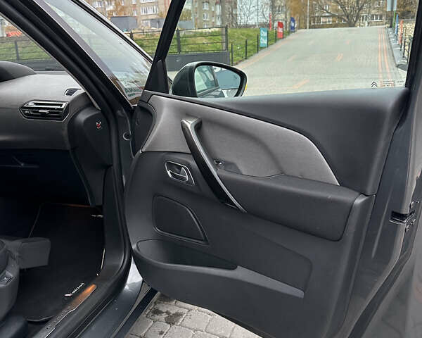 Серый Ситроен Гранд С4 Пикассо, объемом двигателя 2 л и пробегом 233 тыс. км за 11250 $, фото 28 на Automoto.ua