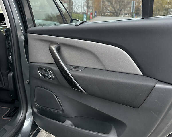 Серый Ситроен Гранд С4 Пикассо, объемом двигателя 2 л и пробегом 233 тыс. км за 11250 $, фото 30 на Automoto.ua