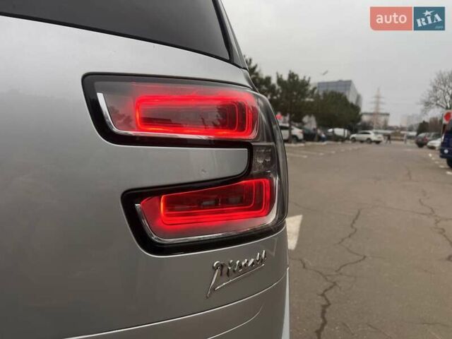 Сірий Сітроен Гранд С4 Пікассо, об'ємом двигуна 2 л та пробігом 291 тис. км за 10700 $, фото 9 на Automoto.ua