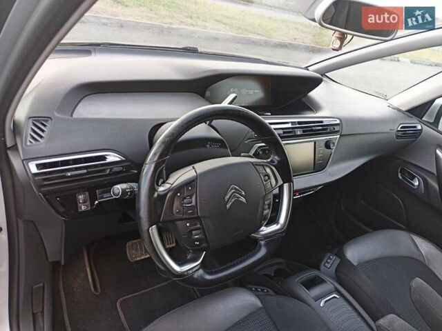 Серый Ситроен Гранд С4 Пикассо, объемом двигателя 2 л и пробегом 235 тыс. км за 13500 $, фото 10 на Automoto.ua