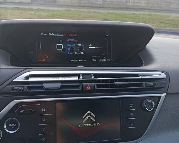 Серый Ситроен Гранд С4 Пикассо, объемом двигателя 2 л и пробегом 235 тыс. км за 13500 $, фото 2 на Automoto.ua