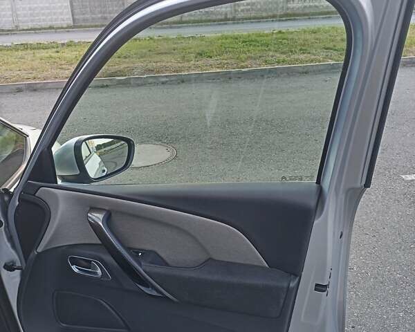 Серый Ситроен Гранд С4 Пикассо, объемом двигателя 2 л и пробегом 235 тыс. км за 13500 $, фото 12 на Automoto.ua