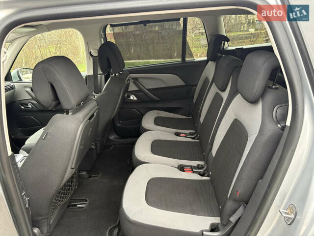 Сірий Сітроен Гранд С4 Пікассо, об'ємом двигуна 2 л та пробігом 240 тис. км за 11450 $, фото 32 на Automoto.ua