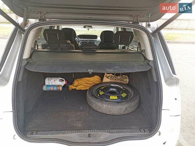 Серый Ситроен Гранд С4 Пикассо, объемом двигателя 2 л и пробегом 235 тыс. км за 13500 $, фото 4 на Automoto.ua