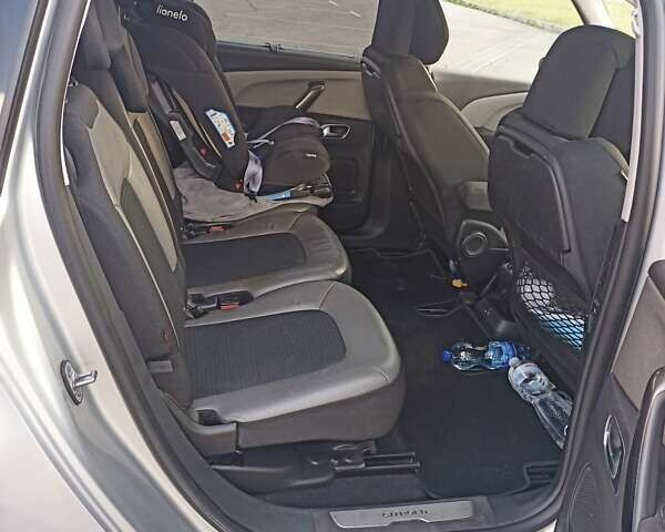 Серый Ситроен Гранд С4 Пикассо, объемом двигателя 2 л и пробегом 235 тыс. км за 13500 $, фото 15 на Automoto.ua