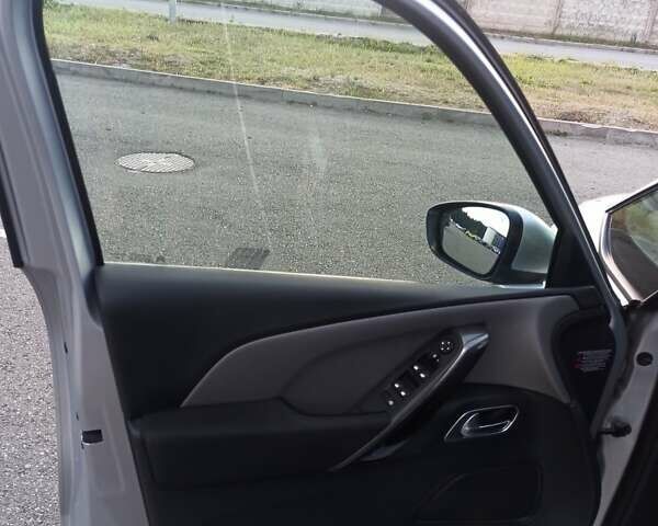 Серый Ситроен Гранд С4 Пикассо, объемом двигателя 2 л и пробегом 235 тыс. км за 13500 $, фото 8 на Automoto.ua