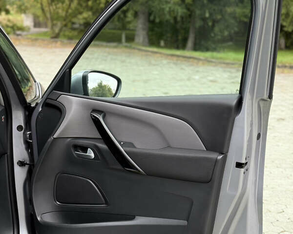 Серый Ситроен Гранд С4 Пикассо, объемом двигателя 2 л и пробегом 184 тыс. км за 13800 $, фото 31 на Automoto.ua