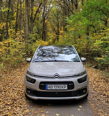 Сітроен Гранд С4 Пікассо 2016 у Вінниці на Automoto.ua Сірий Сітроен Гранд С4 Пікассо, об'ємом двигуна 2 л та пробігом 226 тис. км за 15600 $, фото 1 на Automoto.ua