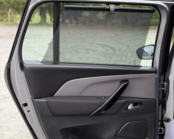 Серый Ситроен Гранд С4 Пикассо, объемом двигателя 2 л и пробегом 184 тыс. км за 13800 $, фото 46 на Automoto.ua