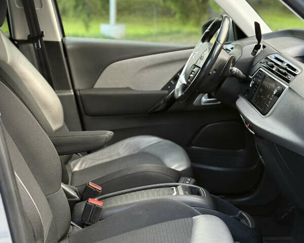 Серый Ситроен Гранд С4 Пикассо, объемом двигателя 1.6 л и пробегом 198 тыс. км за 13900 $, фото 44 на Automoto.ua