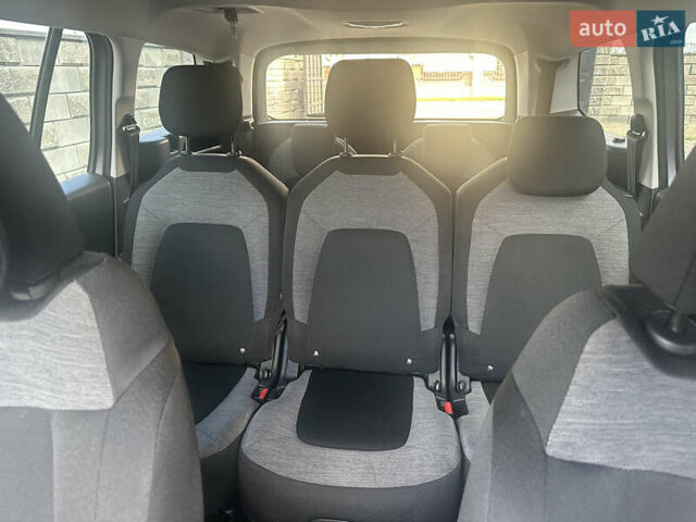 Серый Ситроен Гранд С4 Пикассо, объемом двигателя 1.6 л и пробегом 320 тыс. км за 8999 $, фото 6 на Automoto.ua