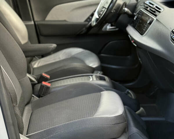 Серый Ситроен Гранд С4 Пикассо, объемом двигателя 1.6 л и пробегом 198 тыс. км за 13900 $, фото 41 на Automoto.ua