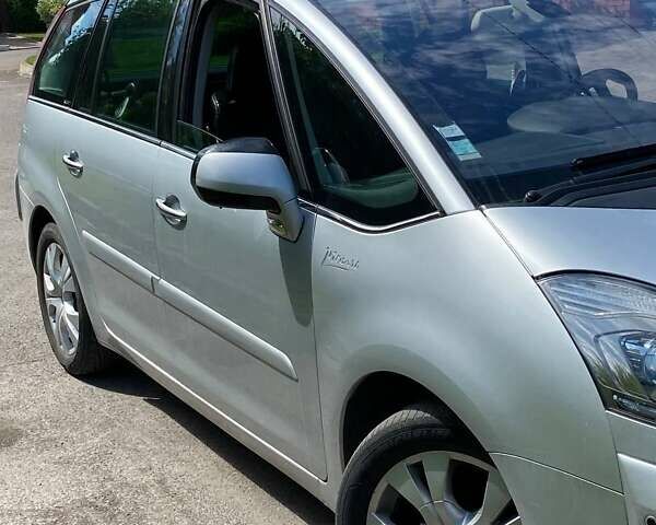 Серый Ситроен Гранд С4 Пикассо, объемом двигателя 1.6 л и пробегом 237 тыс. км за 7500 $, фото 2 на Automoto.ua