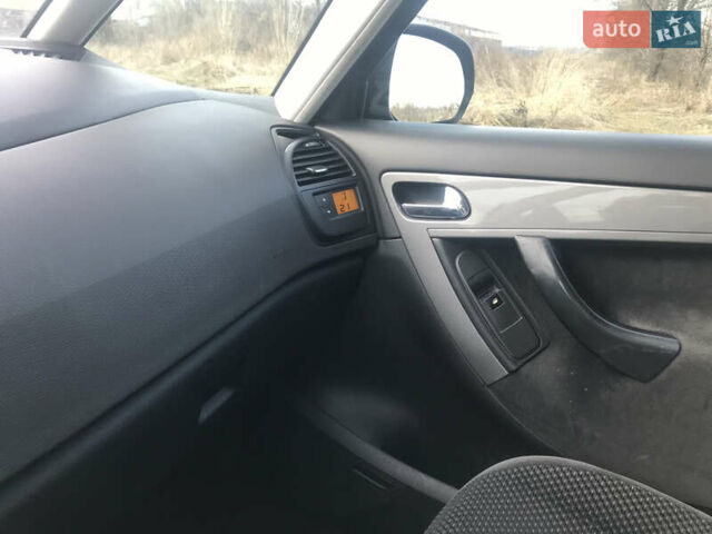 Синий Ситроен Гранд С4 Пикассо, объемом двигателя 1.6 л и пробегом 330 тыс. км за 5400 $, фото 12 на Automoto.ua