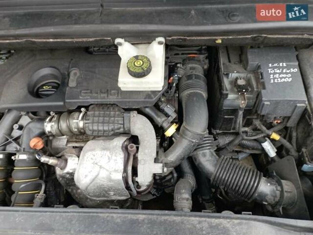 Синий Ситроен Гранд С4 Пикассо, объемом двигателя 1.6 л и пробегом 232 тыс. км за 7300 $, фото 4 на Automoto.ua