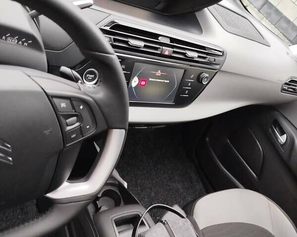 Синий Ситроен Гранд С4 Пикассо, объемом двигателя 1.6 л и пробегом 241 тыс. км за 8999 $, фото 25 на Automoto.ua