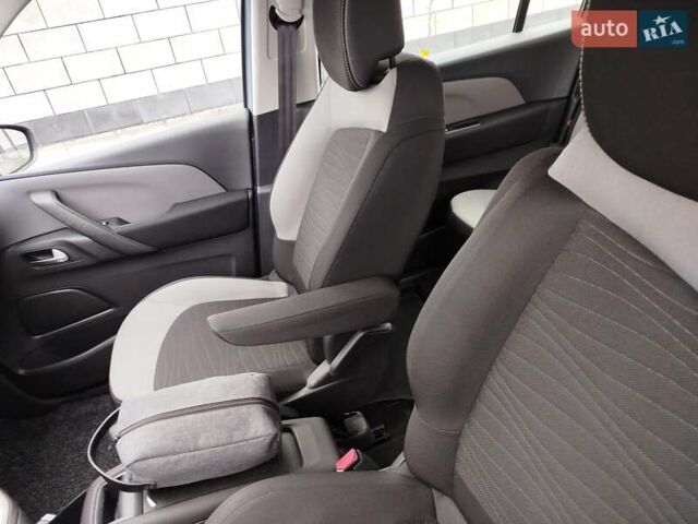 Синий Ситроен Гранд С4 Пикассо, объемом двигателя 1.6 л и пробегом 241 тыс. км за 8999 $, фото 24 на Automoto.ua