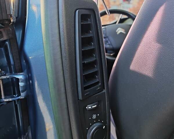 Синій Сітроен Гранд С4 Пікассо, об'ємом двигуна 0 л та пробігом 195 тис. км за 12300 $, фото 26 на Automoto.ua