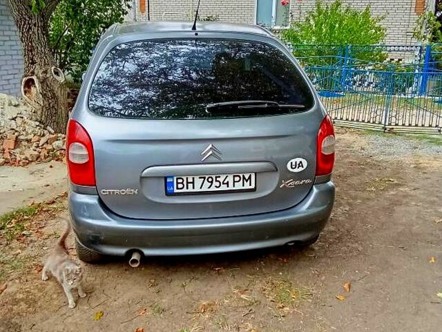 Серый Ситроен Пикассо, объемом двигателя 1.7 л и пробегом 277 тыс. км за 3500 $, фото 6 на Automoto.ua