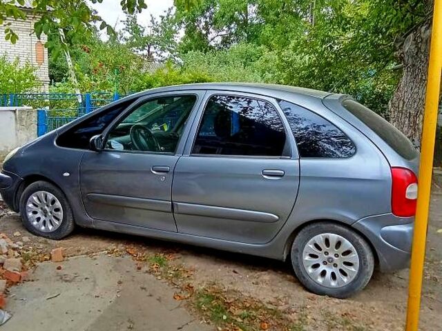 Серый Ситроен Пикассо, объемом двигателя 1.7 л и пробегом 277 тыс. км за 3500 $, фото 7 на Automoto.ua