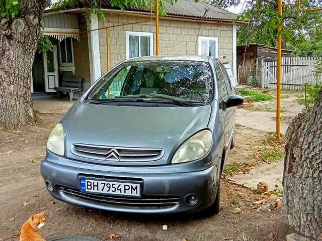 Серый Ситроен Пикассо, объемом двигателя 1.7 л и пробегом 277 тыс. км за 3500 $, фото 4 на Automoto.ua