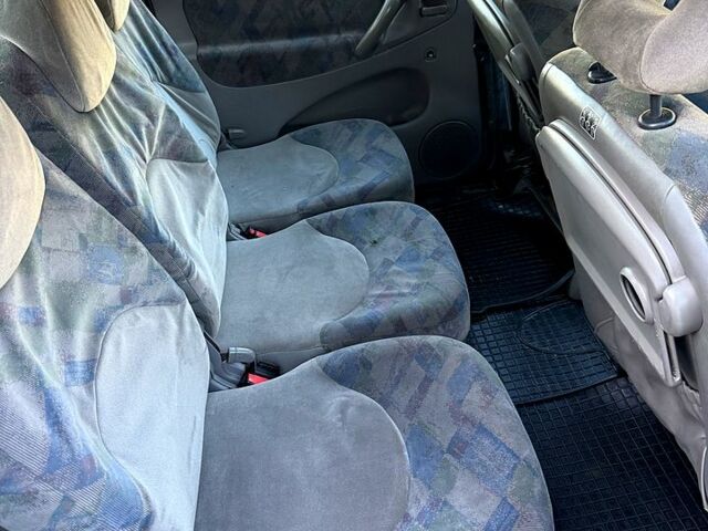 Зелений Сітроен Пікассо, об'ємом двигуна 2 л та пробігом 250 тис. км за 1700 $, фото 12 на Automoto.ua