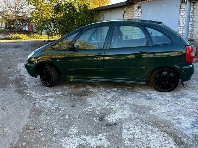 Зелений Сітроен Пікассо, об'ємом двигуна 2 л та пробігом 250 тис. км за 1700 $, фото 3 на Automoto.ua