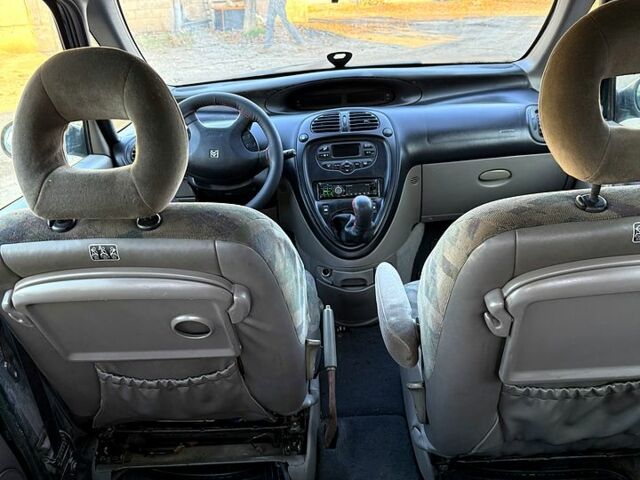 Зелений Сітроен Пікассо, об'ємом двигуна 2 л та пробігом 250 тис. км за 1700 $, фото 11 на Automoto.ua