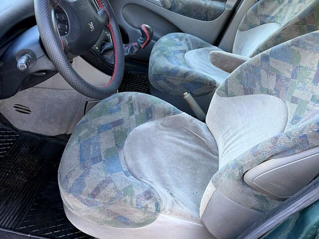 Зелений Сітроен Пікассо, об'ємом двигуна 2 л та пробігом 250 тис. км за 1700 $, фото 9 на Automoto.ua