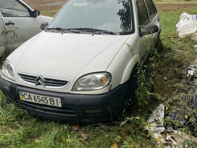 Білий Сітроен Саксо, об'ємом двигуна 1.4 л та пробігом 10 тис. км за 1800 $, фото 1 на Automoto.ua