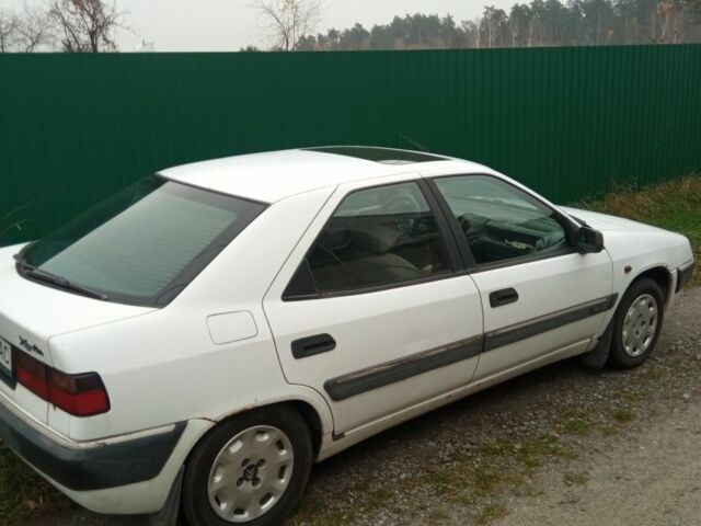 Белый Ситроен Ксантия, объемом двигателя 1.8 л и пробегом 300 тыс. км за 1074 $, фото 3 на Automoto.ua