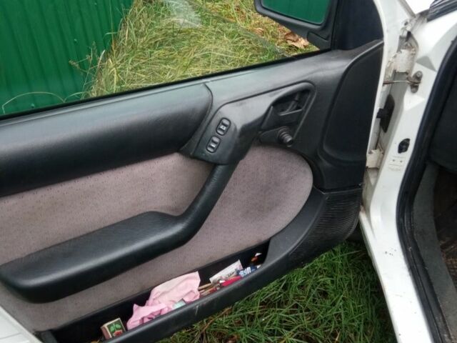 Белый Ситроен Ксантия, объемом двигателя 1.8 л и пробегом 300 тыс. км за 1074 $, фото 5 на Automoto.ua