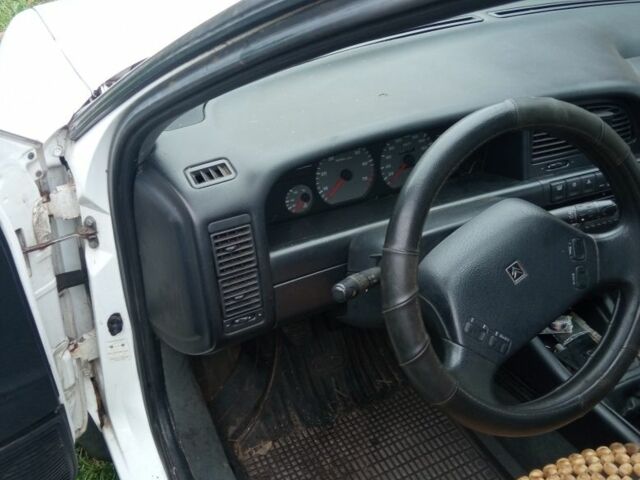 Белый Ситроен Ксантия, объемом двигателя 1.8 л и пробегом 300 тыс. км за 1074 $, фото 4 на Automoto.ua