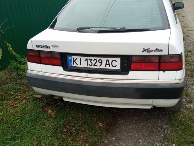 Белый Ситроен Ксантия, объемом двигателя 1.8 л и пробегом 300 тыс. км за 1074 $, фото 1 на Automoto.ua