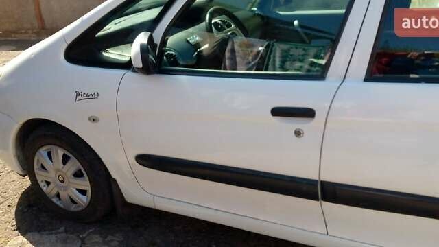 Білий Сітроен Ксара Пікассо, об'ємом двигуна 1.59 л та пробігом 127 тис. км за 4300 $, фото 6 на Automoto.ua