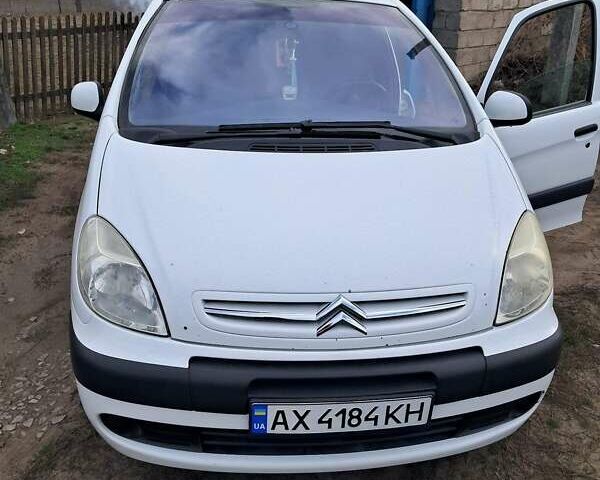 Белый Ситроен Ксара Пикассо, объемом двигателя 1.6 л и пробегом 260 тыс. км за 4100 $, фото 7 на Automoto.ua