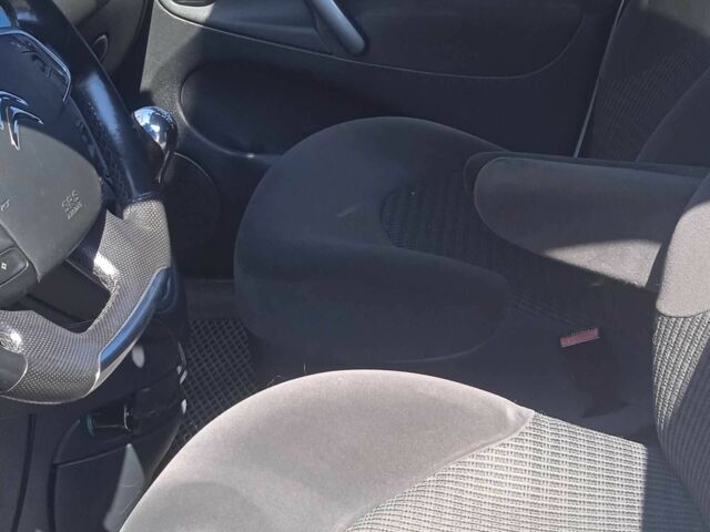 Білий Сітроен Ксара Пікассо, об'ємом двигуна 1.6 л та пробігом 210 тис. км за 5900 $, фото 5 на Automoto.ua