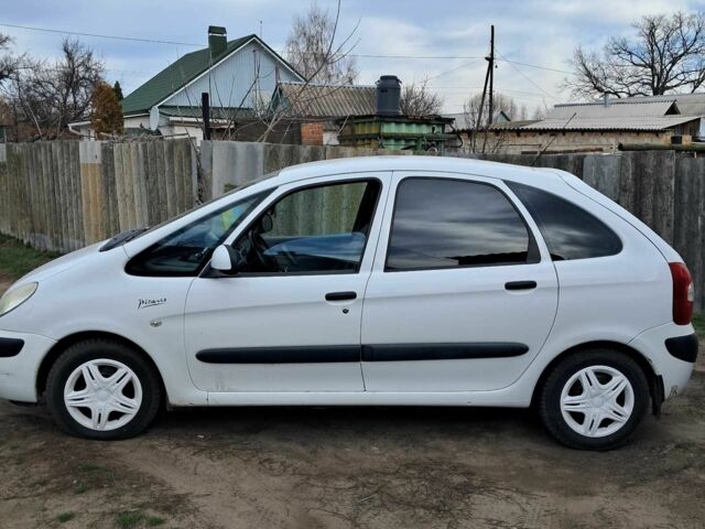 Білий Сітроен Ксара Пікассо, об'ємом двигуна 1.6 л та пробігом 260 тис. км за 4100 $, фото 7 на Automoto.ua