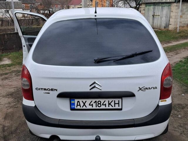 Білий Сітроен Ксара Пікассо, об'ємом двигуна 1.6 л та пробігом 260 тис. км за 4100 $, фото 2 на Automoto.ua