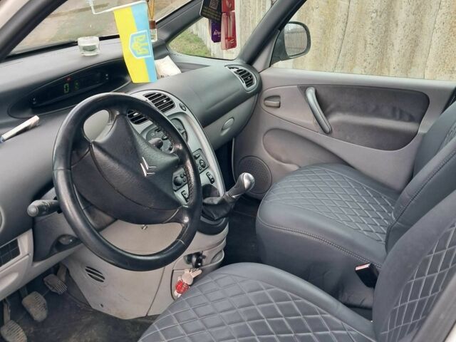 Білий Сітроен Ксара Пікассо, об'ємом двигуна 1.6 л та пробігом 260 тис. км за 4100 $, фото 3 на Automoto.ua