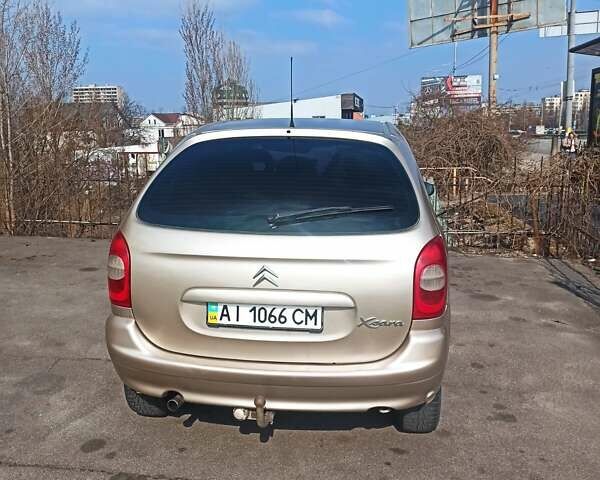 Бежевый Ситроен Ксара Пикассо, объемом двигателя 1.8 л и пробегом 280 тыс. км за 3700 $, фото 1 на Automoto.ua
