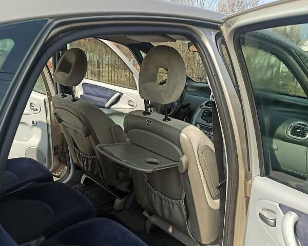 Бежевый Ситроен Ксара Пикассо, объемом двигателя 1.8 л и пробегом 280 тыс. км за 3700 $, фото 9 на Automoto.ua