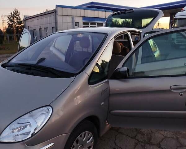 Бежевый Ситроен Ксара Пикассо, объемом двигателя 1.56 л и пробегом 250 тыс. км за 3450 $, фото 2 на Automoto.ua