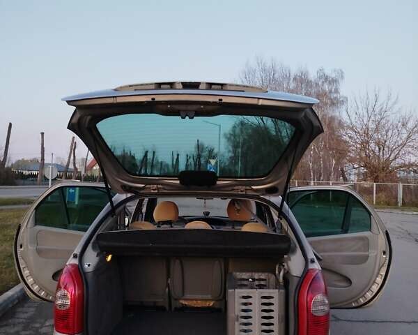 Бежевый Ситроен Ксара Пикассо, объемом двигателя 1.56 л и пробегом 250 тыс. км за 3450 $, фото 5 на Automoto.ua